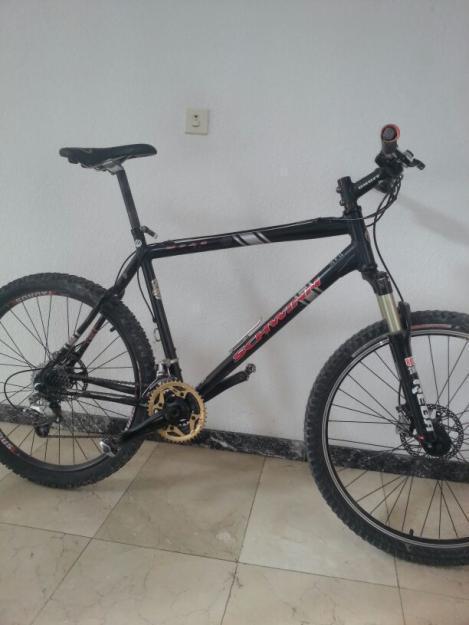 Se vende bicicleta seminuevo