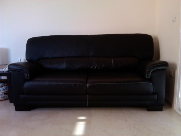 Sofa de piel negro