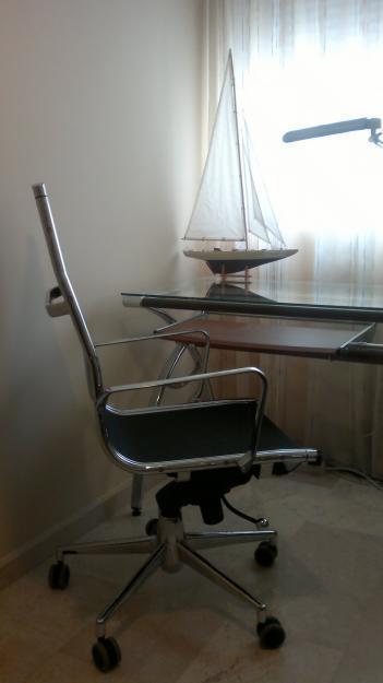 Vendo Escritorio-impecable-Para el hogar o despacho;medias 120x60 mesa+silla.