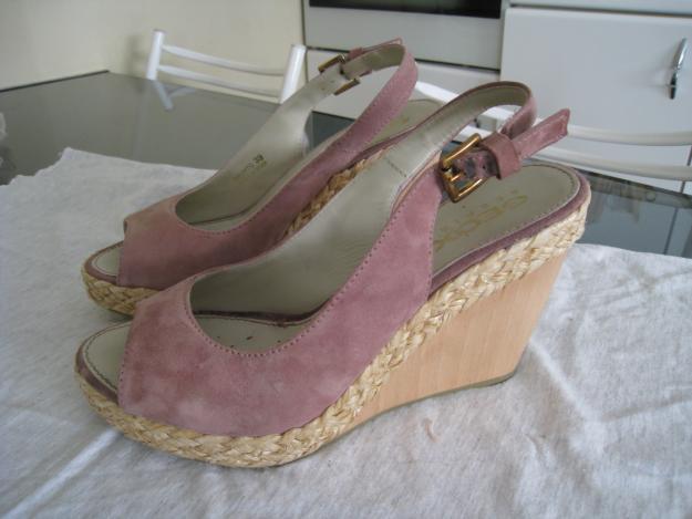 Vendo sandalias rosas de ante nuevas