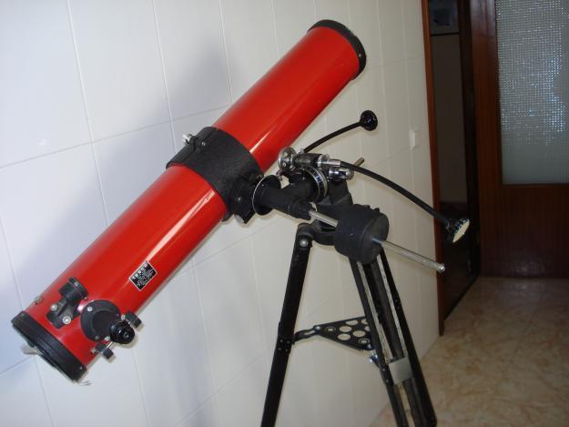 Vendo telescopio tipo Newton. 450 aumentos