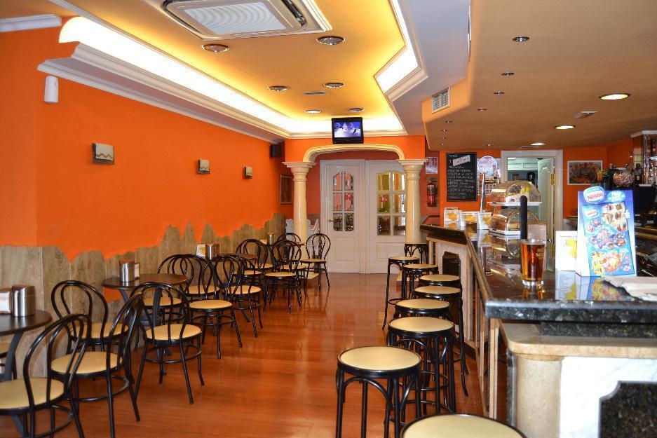 Se vende cafeteria en almeria capital