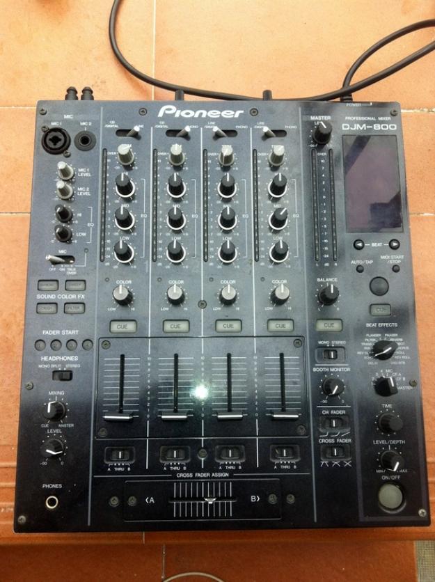 Mesa de mezclas pioneer djm-800