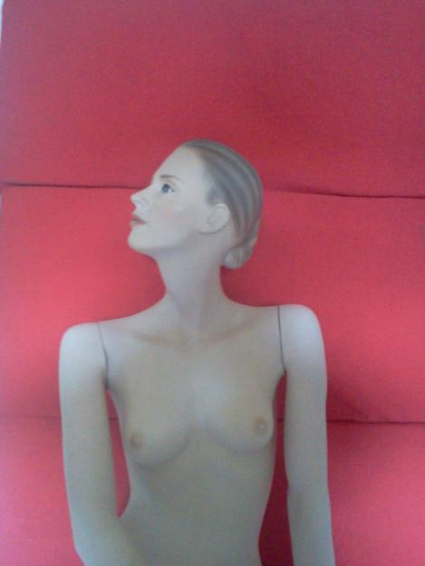 Se vende maniquie mujer