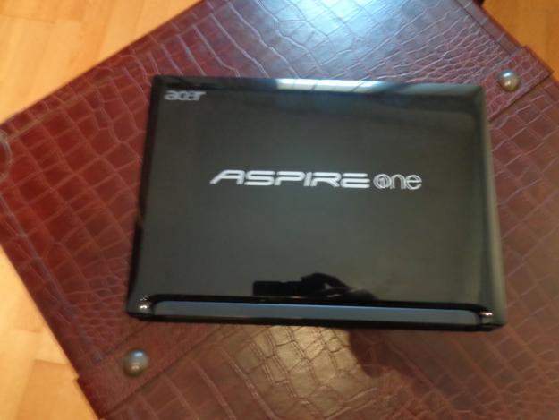 Acer aspire one d255 netbook