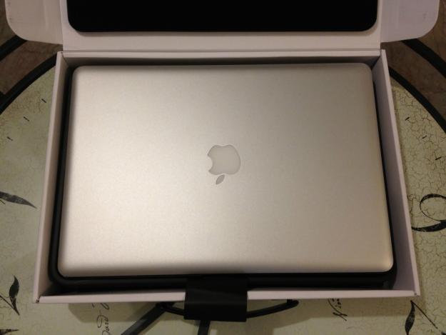 Apple Macbook Pro i7 Quad Core 15,4 2.36gh 8GB 750GB HD