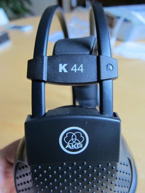 Auriculares AKG K44