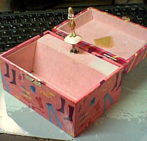 barbie,caja de musica.