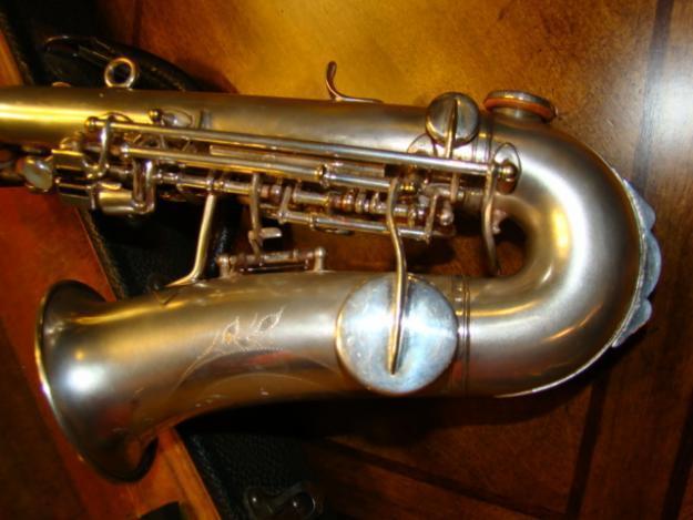 Buescher curva Lyon saxofón soprano y Stencil Healy