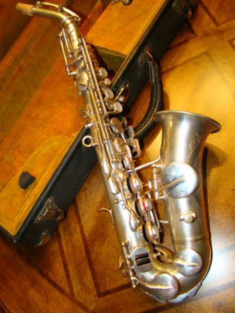 Buescher curva Lyon saxofón soprano y Stencil Healy