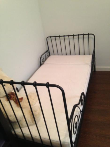 cama individual  de hierro con colchon de niños