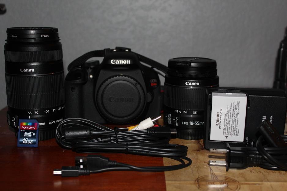 Canon EOS Rebel T3i / 600D + 2 lentes adicionales