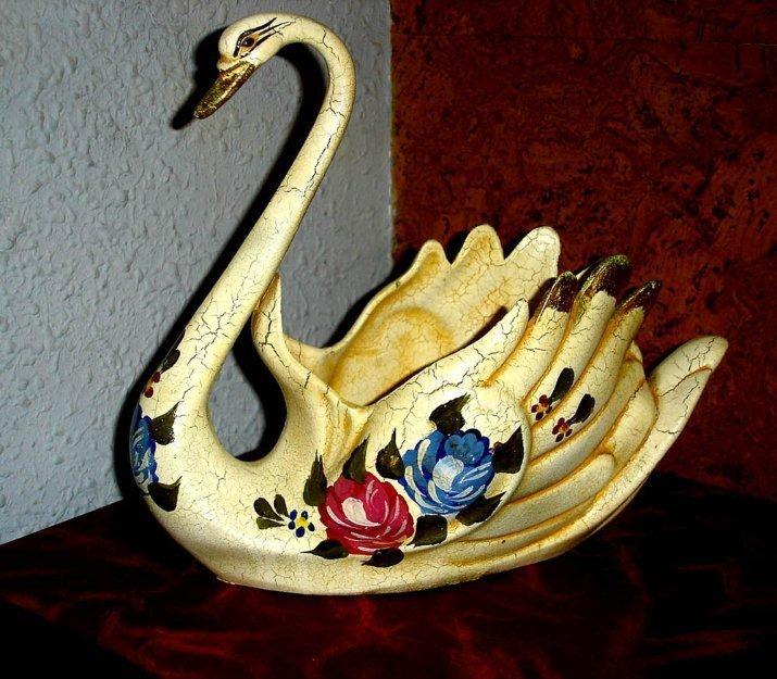 Cisne-en ceramica envejecida- de manises año 1973
