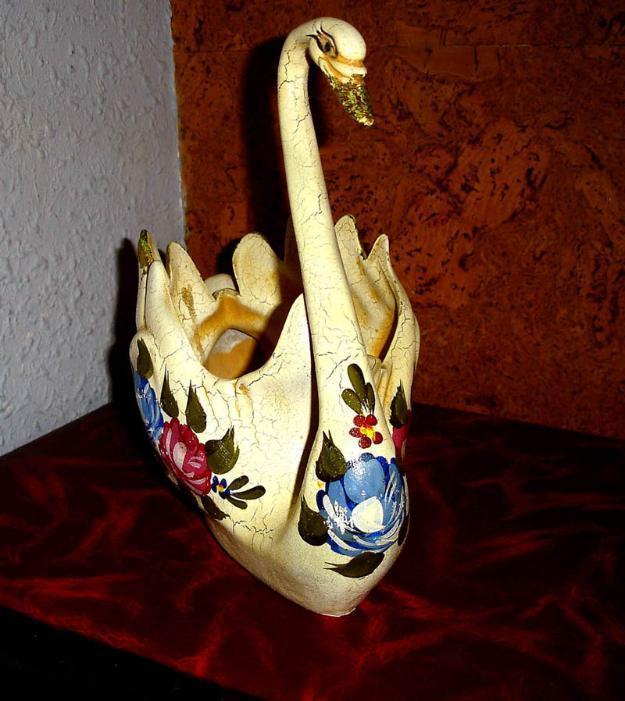 Cisne-en ceramica envejecida- de manises año 1973