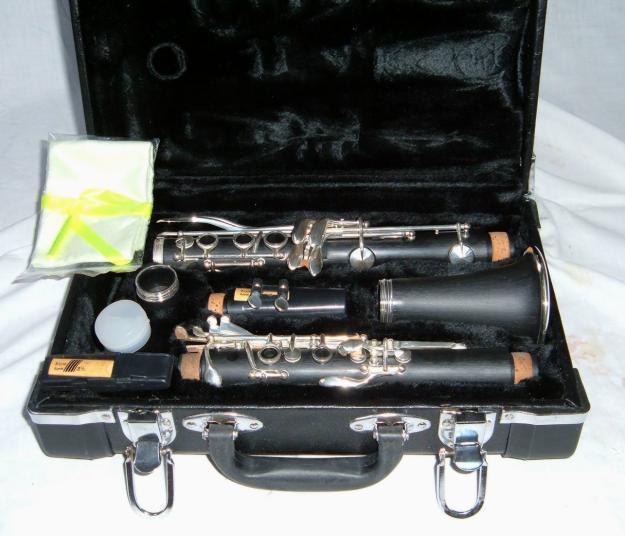 Clarinete nuevo a estrenar 17 llaves en