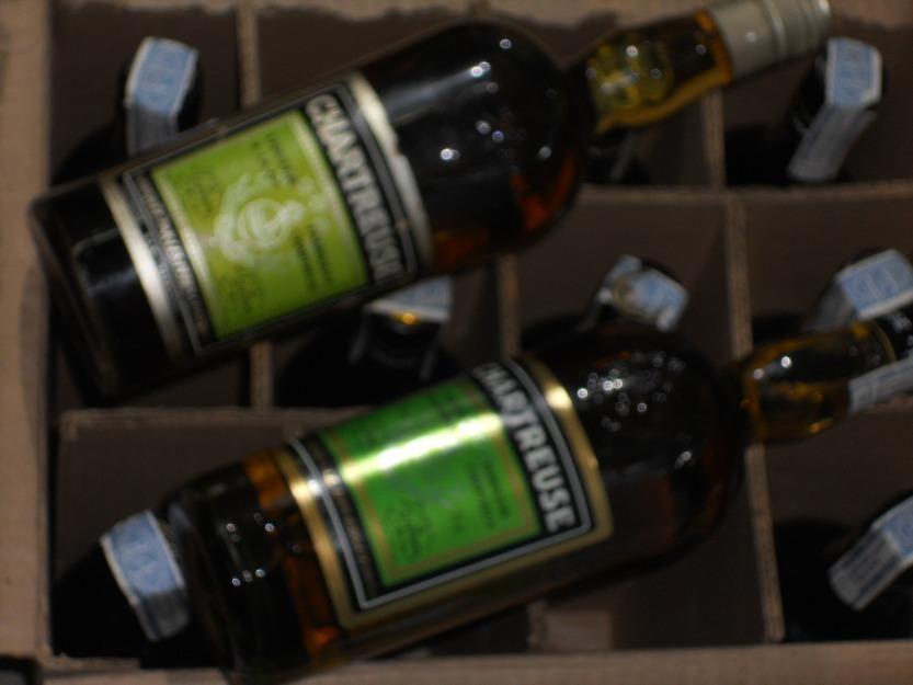 Compro lotes de botellas antiguas, brandy coñac chartreuse anis ron whisky absenta licor