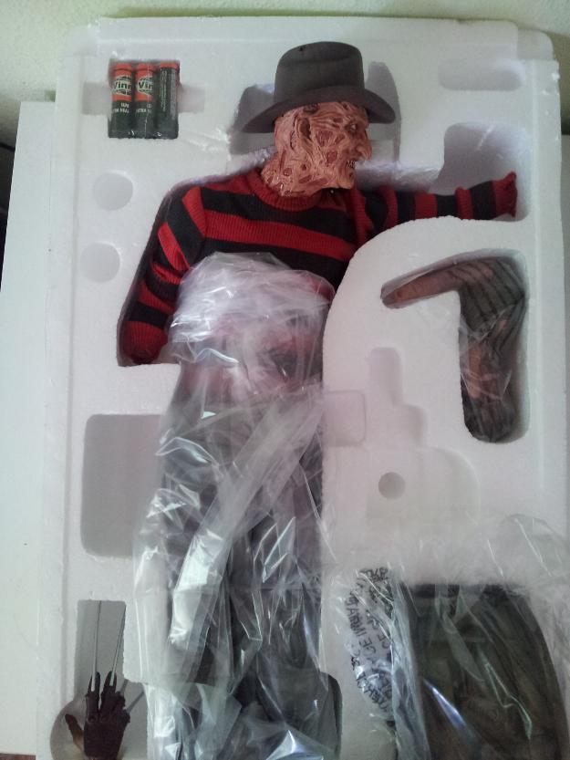 Figura Freddy Krueguer Premium Sideshow