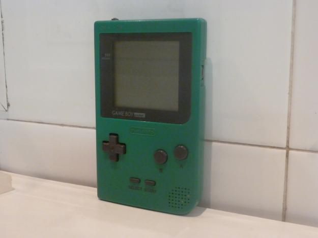 Game Boy Pocket verde, en buen estado