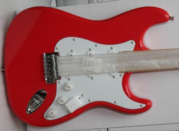 GUITARRA ELECTRICA TIPO STRATOCASTER, nueva a estrenar