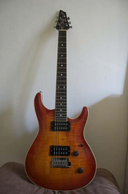 Guitarra Fender Heartfield Elan II de Colección