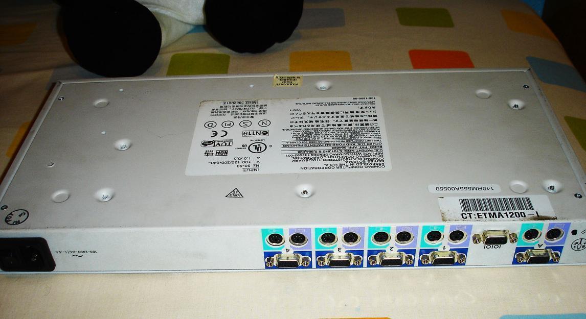 KVM Switch  (Keyboard, Video, Mouse) 4 puertos