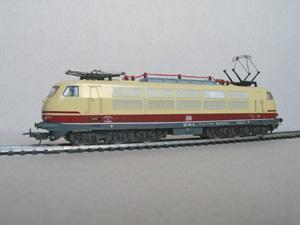 Locomotora eléctrica marca Lima modelo 103 110-3