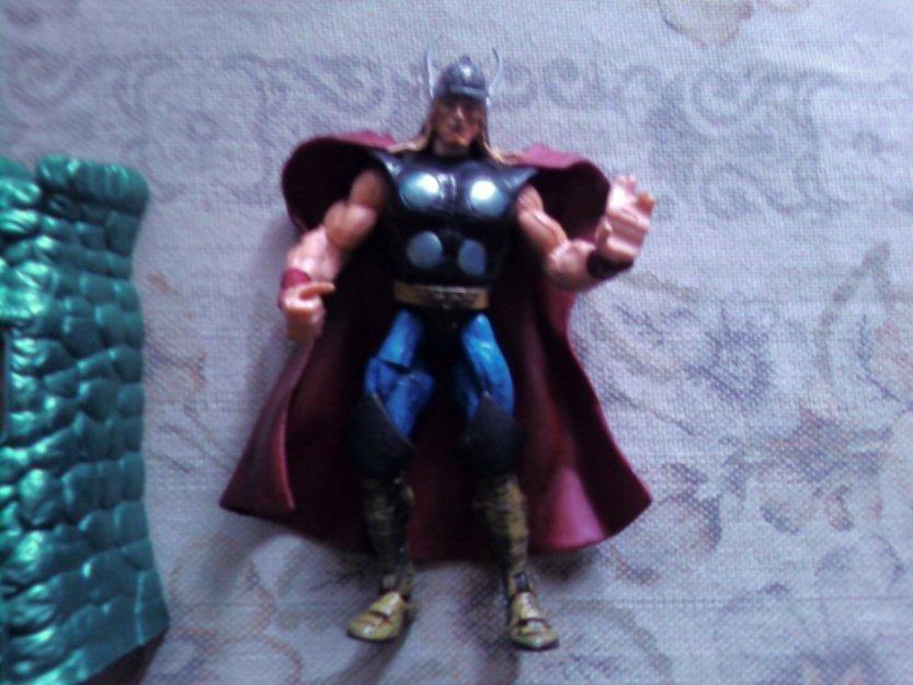 Lote castillos + muñeco PVC+Thor Marvel+Tortuga ninja