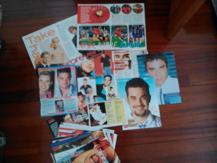 Lote de posters, entrevistas y pegatina de Robbie Williams y Take That