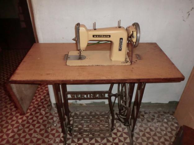 Maquina de coser wertheim