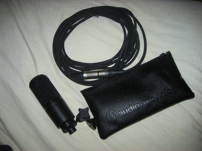 Microfono condensador para estudio (Audiotechnica AT2020)