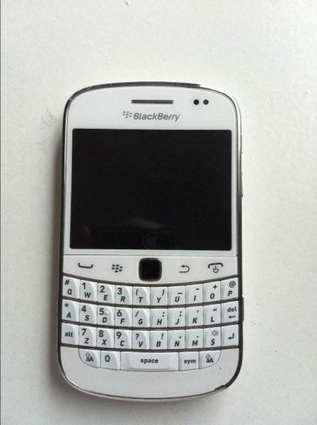 Nueva Blackberry 9900 Bold Blanca 4g 10gb Router Wi-fi