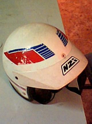 nzi-casco infantil.blanco.