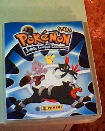 pokemon staks-album con 90 cromos