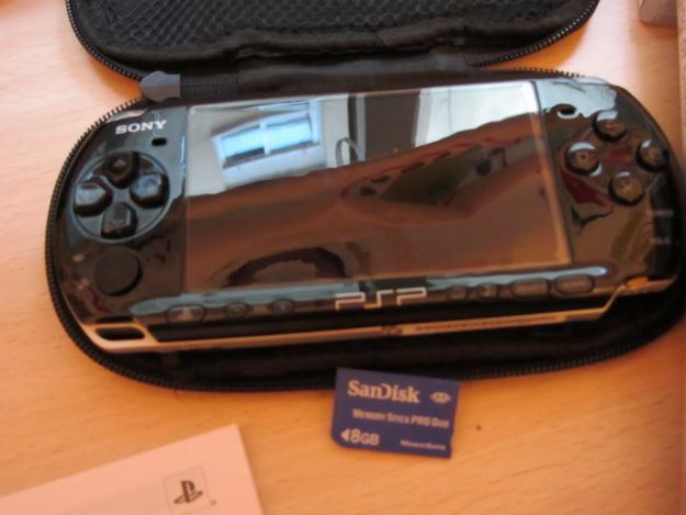 PSP 3000 IMPECABLE + 8 GB DE TARGETA