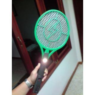 raqueta eléctrica matamosquitos