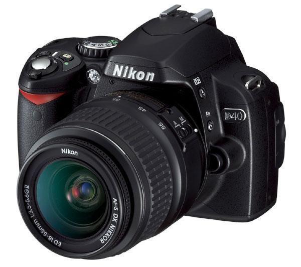 Reflex Nikon D40 con filtro UV y objetivo 18-55