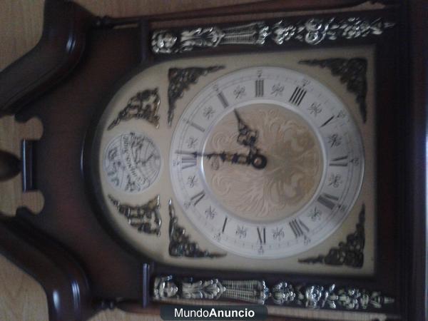 Reloj de pared de marca TEMPUS FUGIT auténtico