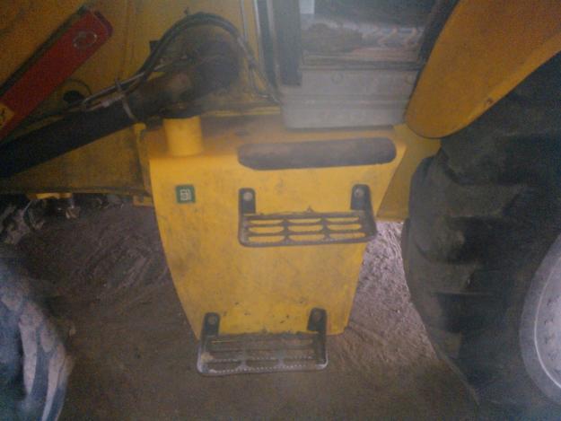 Se vende retroexcavadora new holland 2007