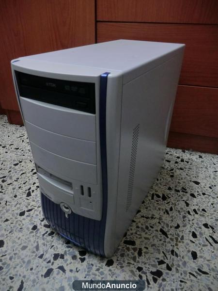 Torre Pentium 4 recién formateada