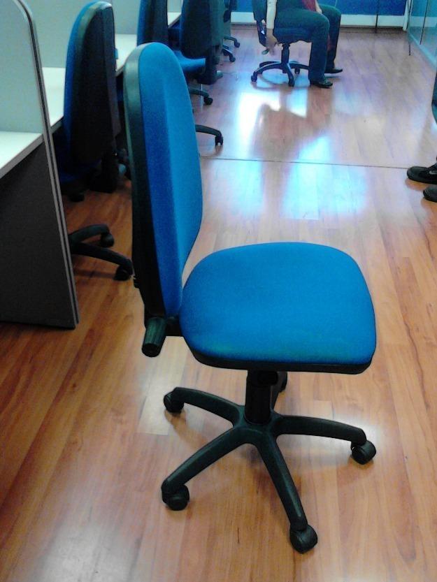 Vendo 20 sillas de oficina en óptimo estado.
