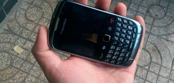 Vendo blackberry 9300 libre con accesorios y caja
