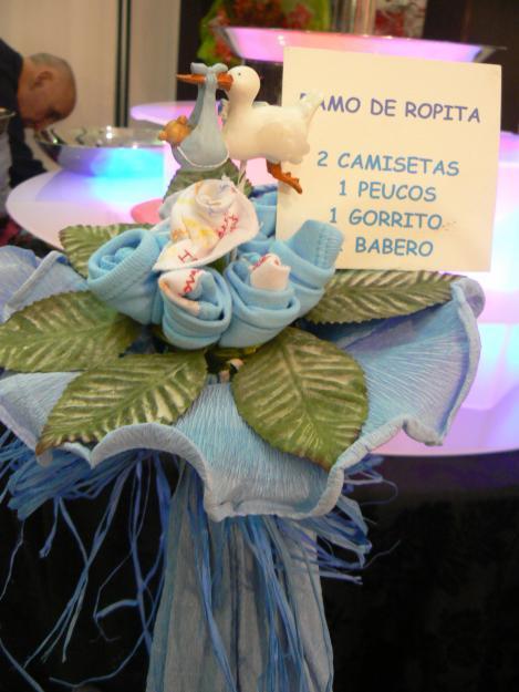 tartas de pañales ramos de calcetines ramos de chuches,piruletas,bombones...