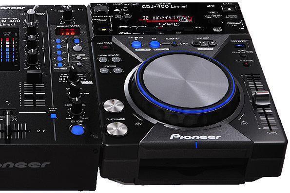 2x Pioneer CDJ-2000 y 1x DJM 2000 + mezclador caso ataúd + auriculares .. 1.800 euros