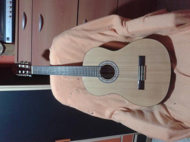 Guitarra de concierto/flamenco/españolaa Stagg C547N.