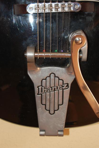 Ibanez AFS. Guitarra de semicaja