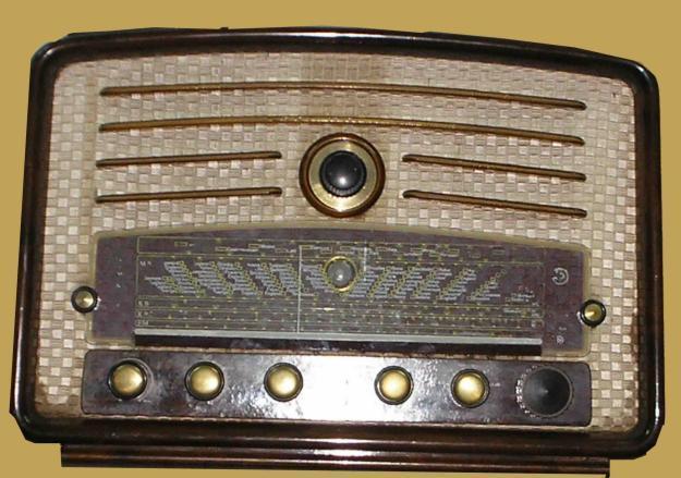 Radios y televisión antiguas