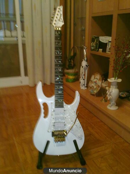 VENDO IBANEZ JEM STEVE VAI BLANCA