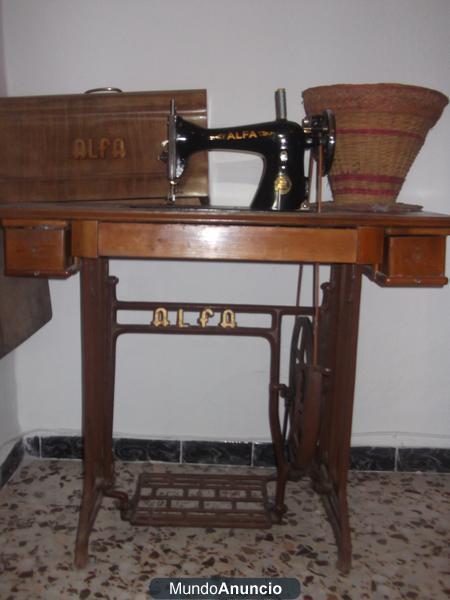 Máquina de coser antigua de coleccionistas