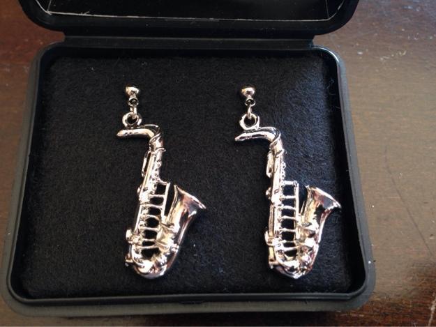 Pendientes saxo