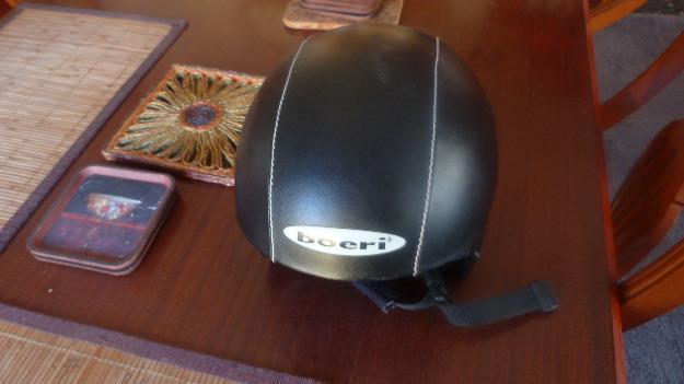 Vendo casco de esqui  de piel